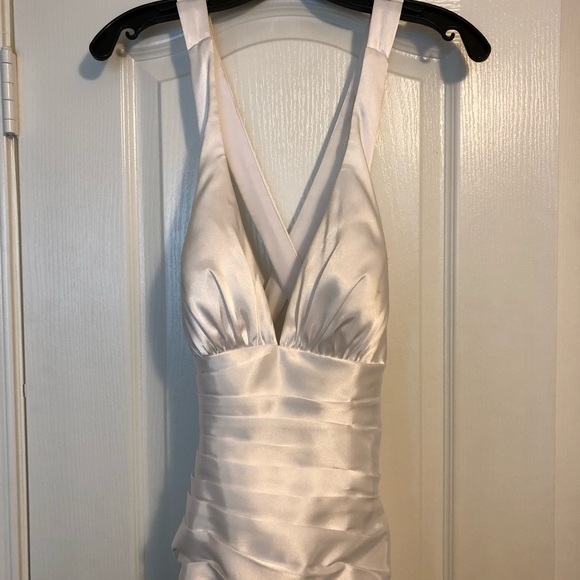 White wedding/formal dress - Picture 3 of 6